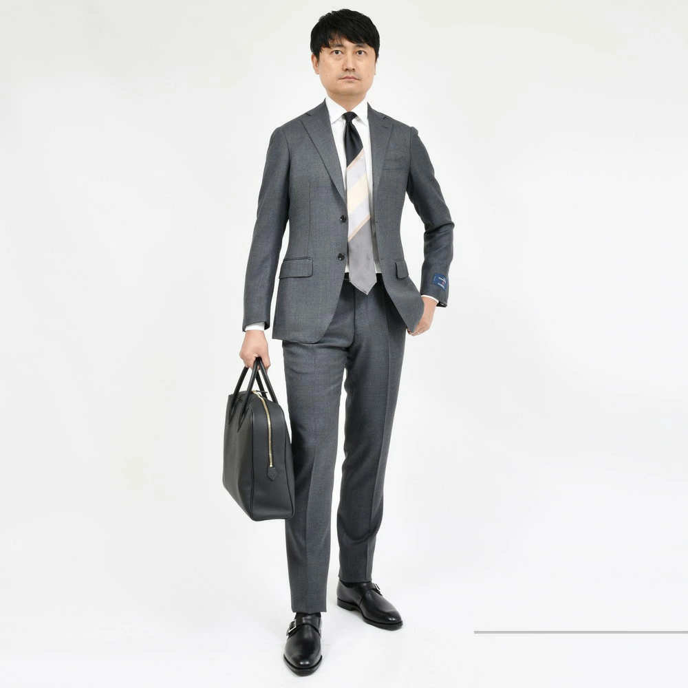 定番にしたい？スーツ。guji(MADE BY RING JACKET) スーツ1型