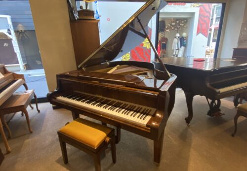 YAMAHAの高級モデル 希少ローズウッド材の外装 W101 ※SOLD | 浜松ピアノ社