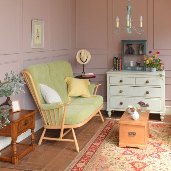 ピンク色の可愛いペルシャ絨毯、タブリーズのフラワーデザインの