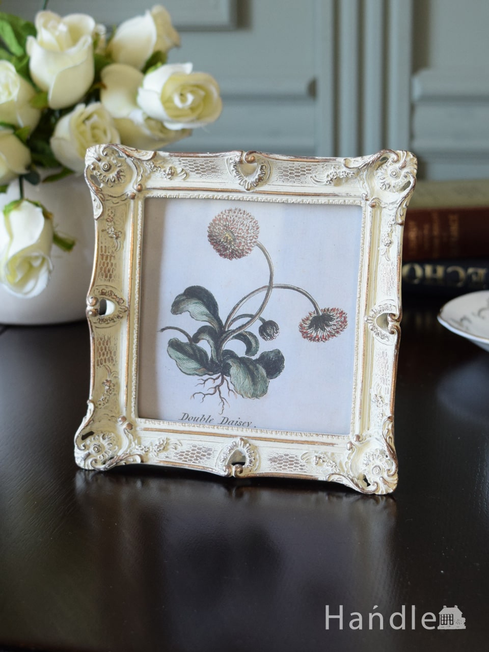 アンティーク風のスクエア型のフォトフレーム、フランス風の