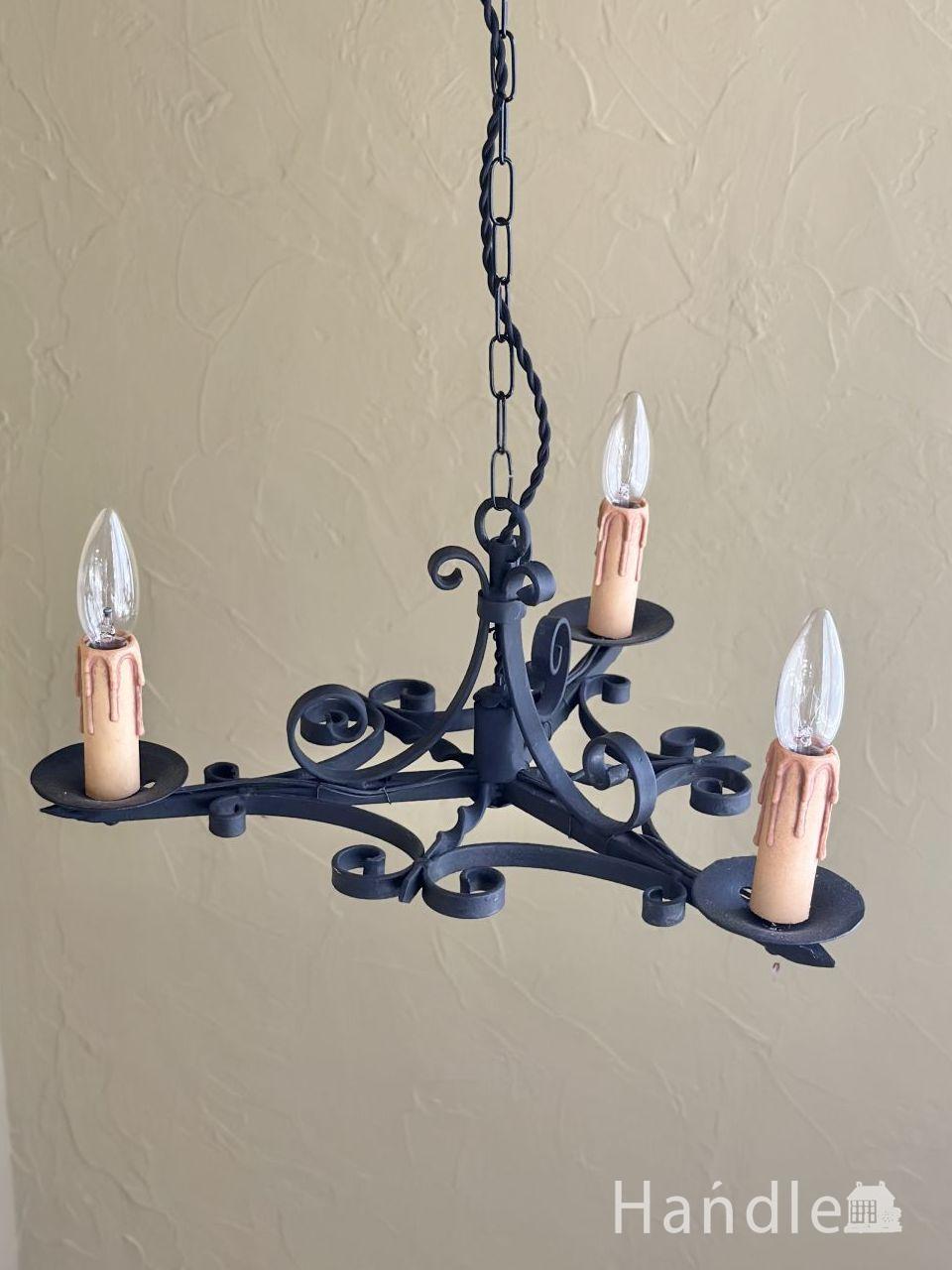 ガラスパーツがキラキラ輝くアンティーク シャンデリア(3灯)（E17