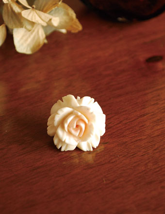 1940年代のアンティーク ブローチ（フラワー）(m-275-z)｜アンティーク雑貨