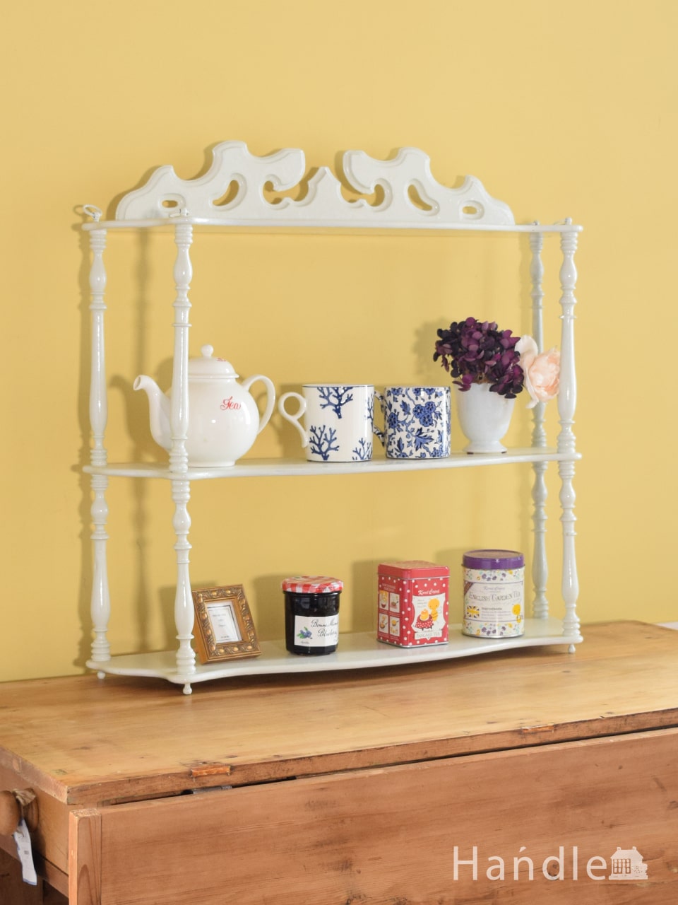 フランスから届いたおしゃれな棚、シャビーシックな白いアンティーク