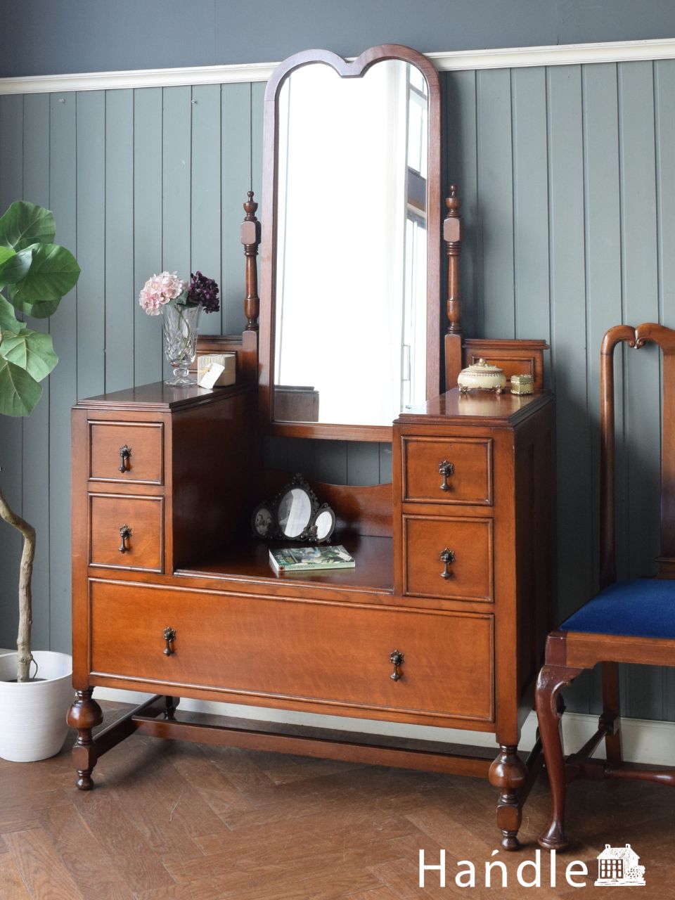 北欧スタイルのヴィンテージ鏡台、4段の引き出しが付いたチェスト付き
