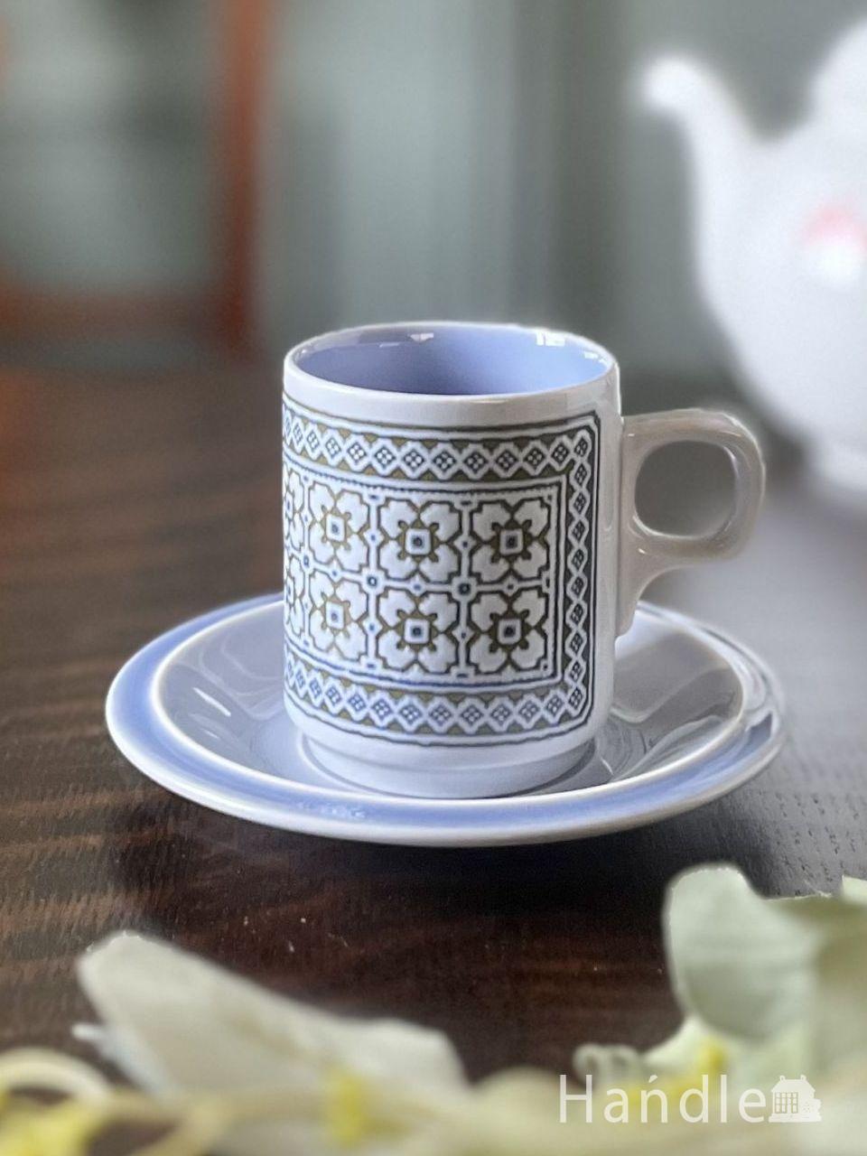 英国のアンティーク陶磁器、クラウンスタッフォードシャーのカップ