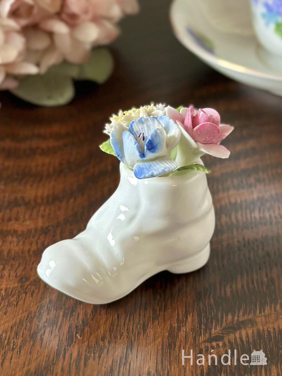 ロイヤルドルトンの陶磁器で出来たお花、イギリスで見つけた