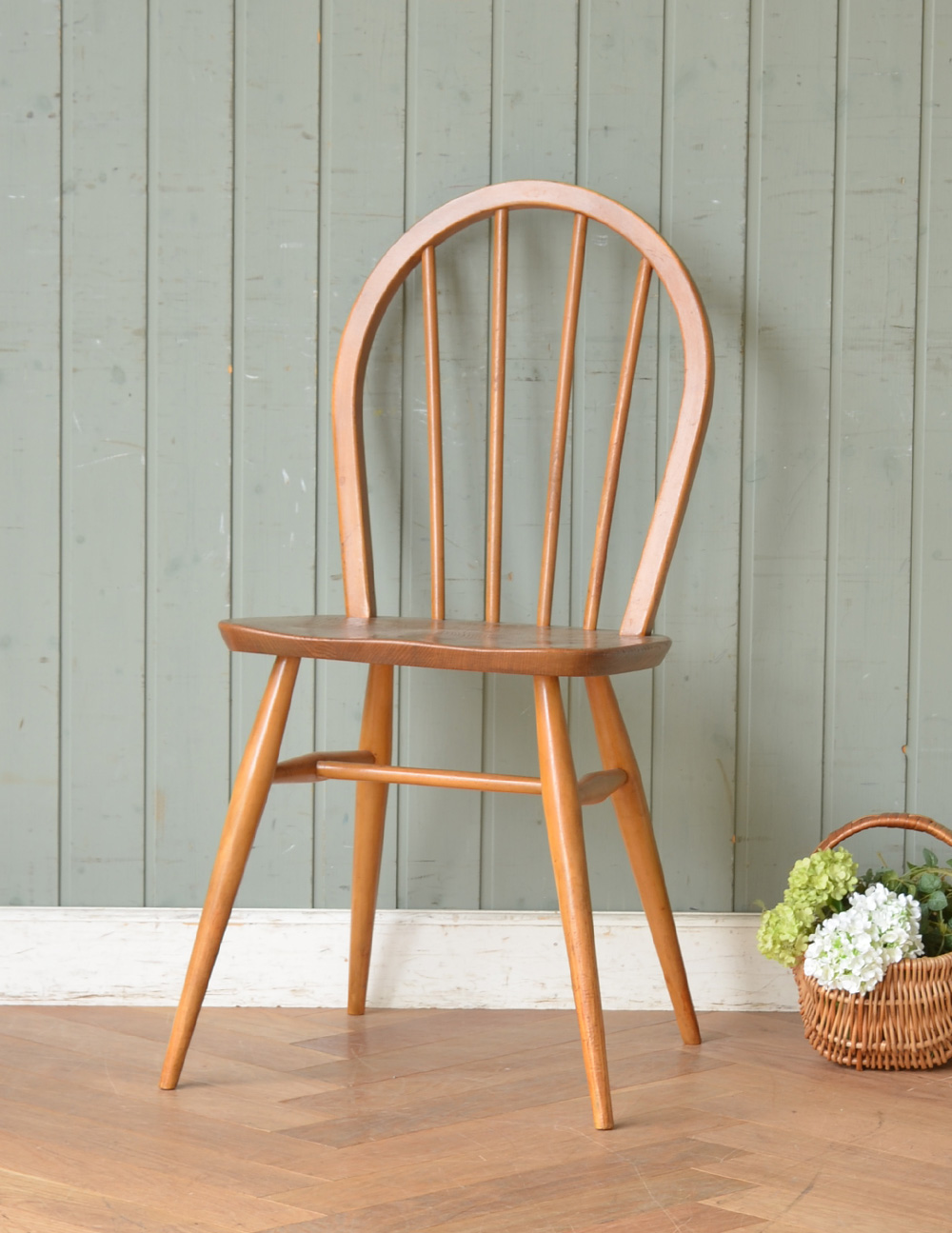 アーコールのフープバックチェア（4本・カスタード色・ハの字脚）(ear