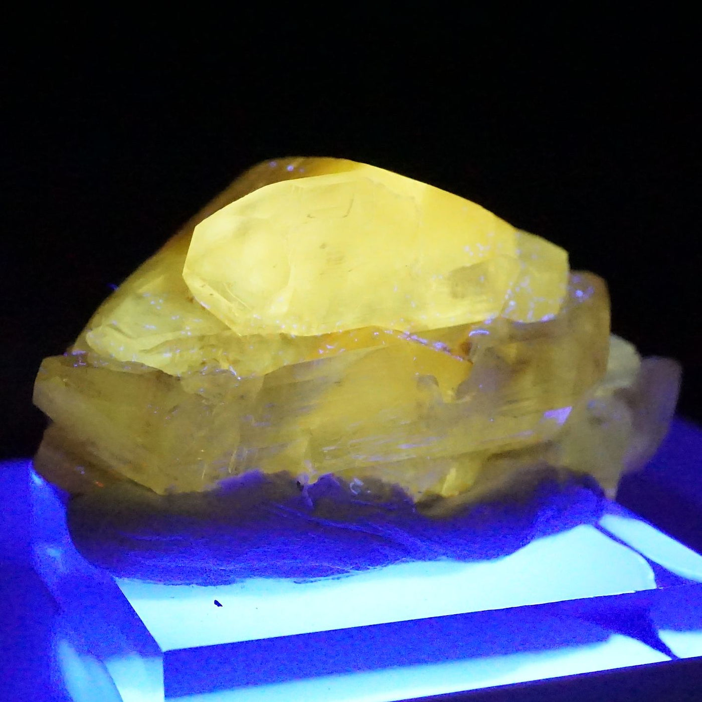 蛍光》モロッコ産 カルサイト – 天然石ハッピーギフト