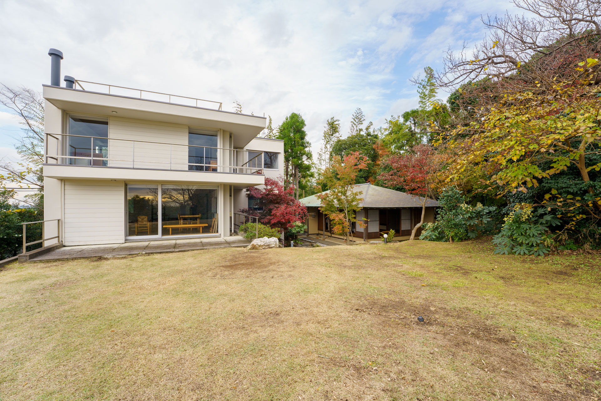 吉村順三が手掛けた住宅を中村好文が改修したギャラリー「ink gallery