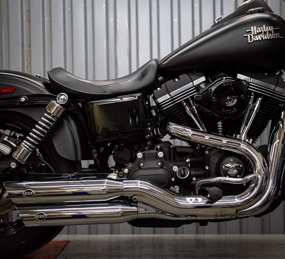 ダイナ S＆S マフラー｜ハーレーカスタムパーツ専門店