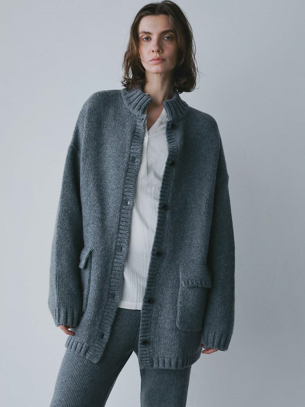 スタンドカラーニットジャケット | Knit | HER. Online Store