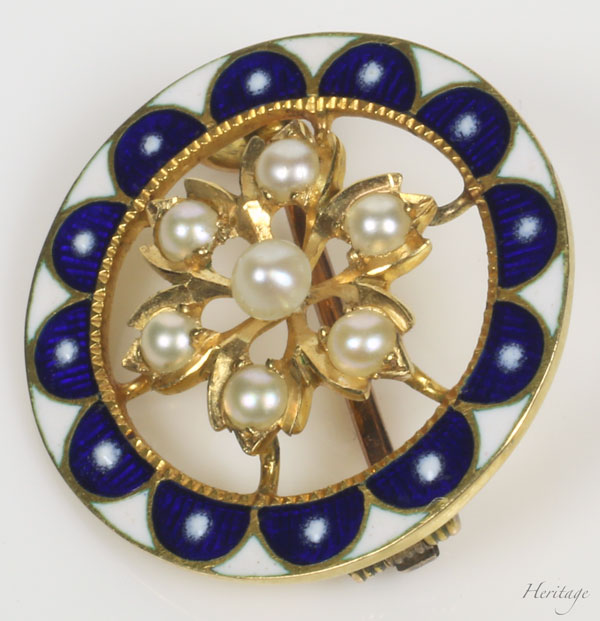 レイト・ヴィクトリアンのシャンルベ＆ギロッシュエナメルのシード