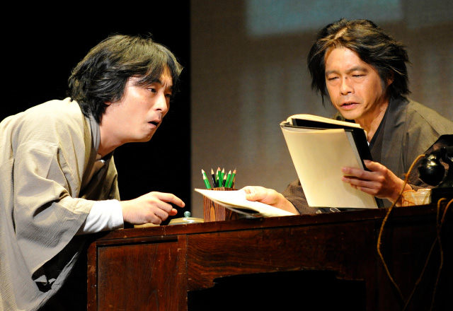 歴代公演：悪魔が来りて笛を吹く | 劇団ヘロヘロQカムパニー