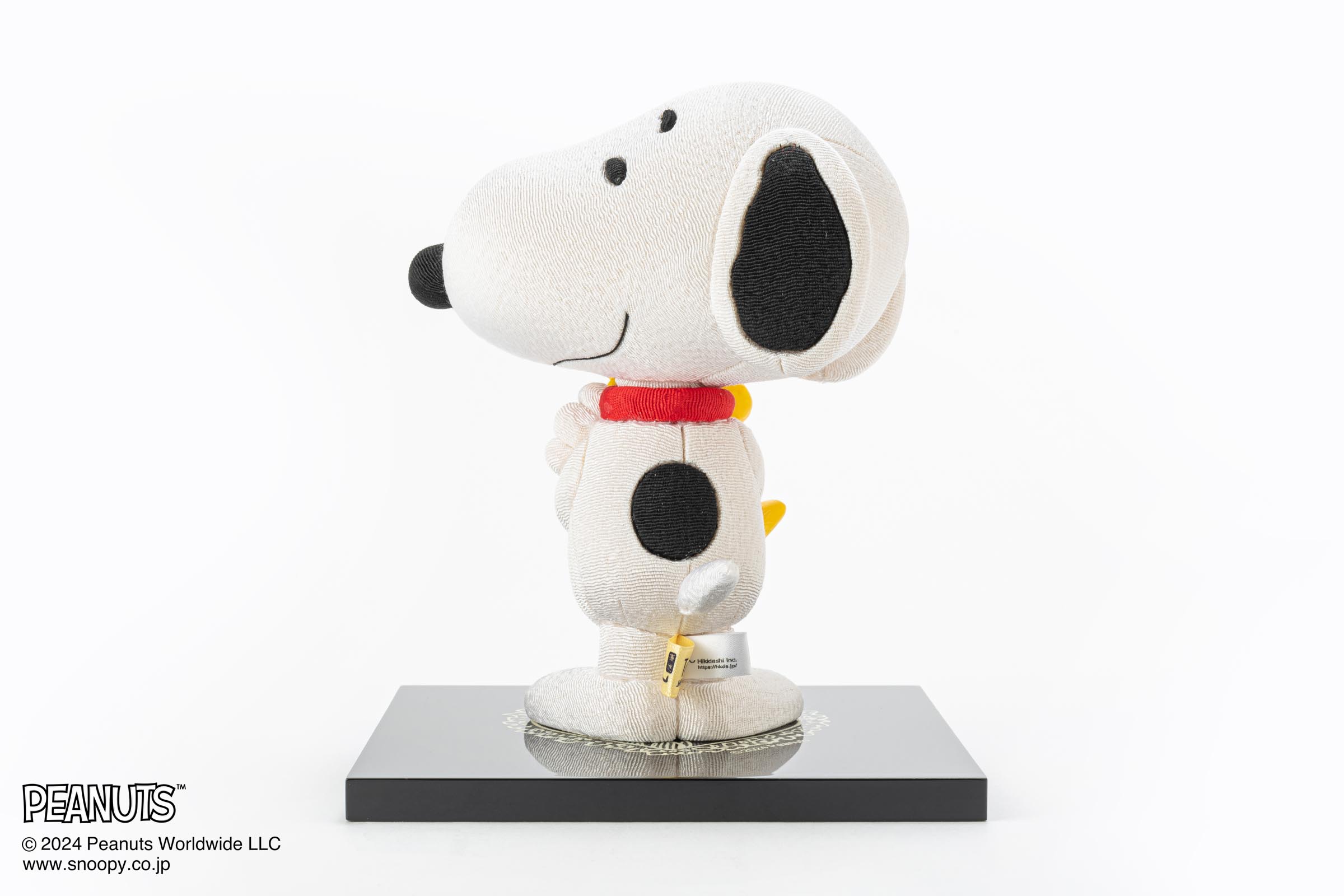 伝統の製法を今に受け継ぐ人形職人の手仕事によるスヌーピーフィギュア