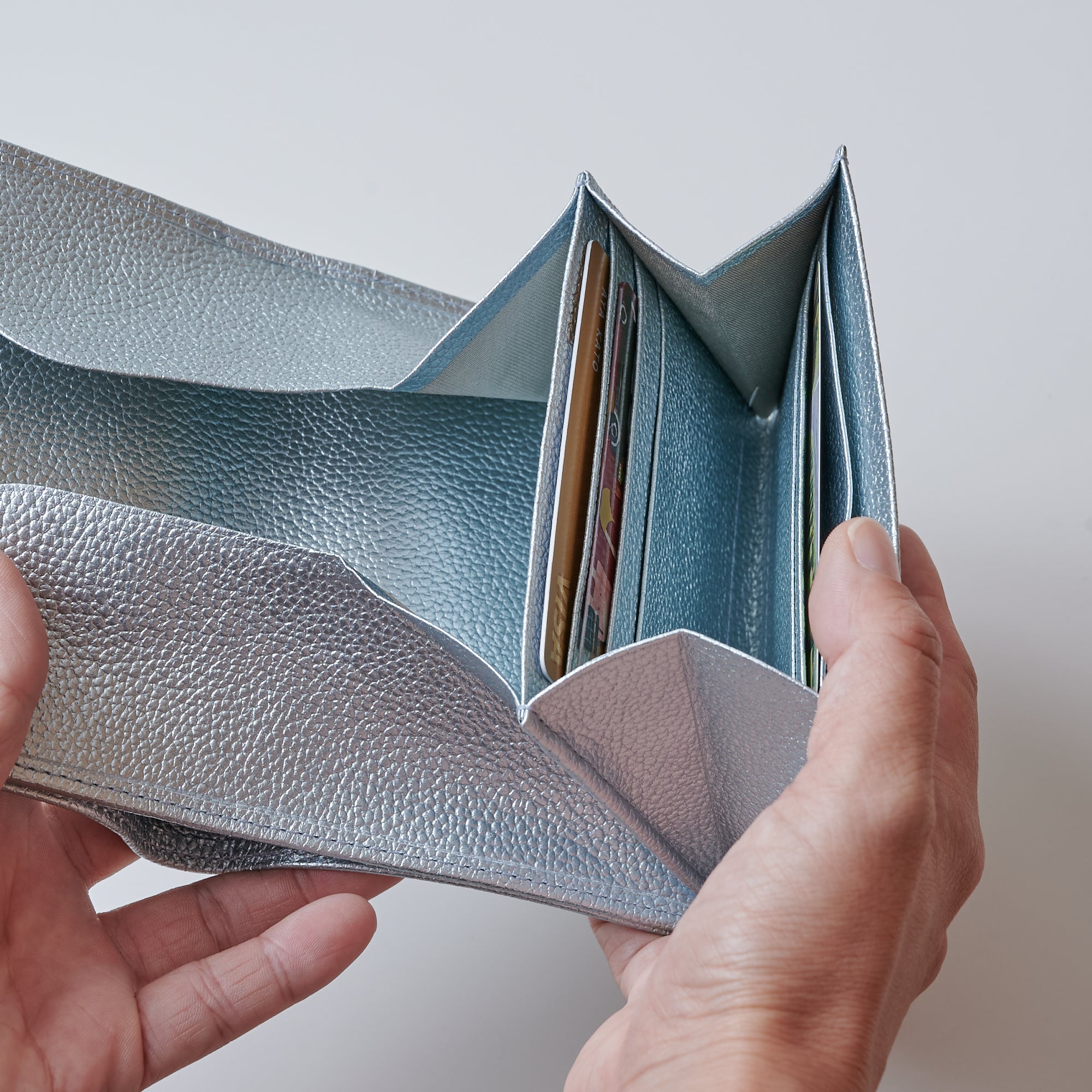 Left-Handed Wallet – Ice Blue Leather, Yamato Tokyo | HIDARI