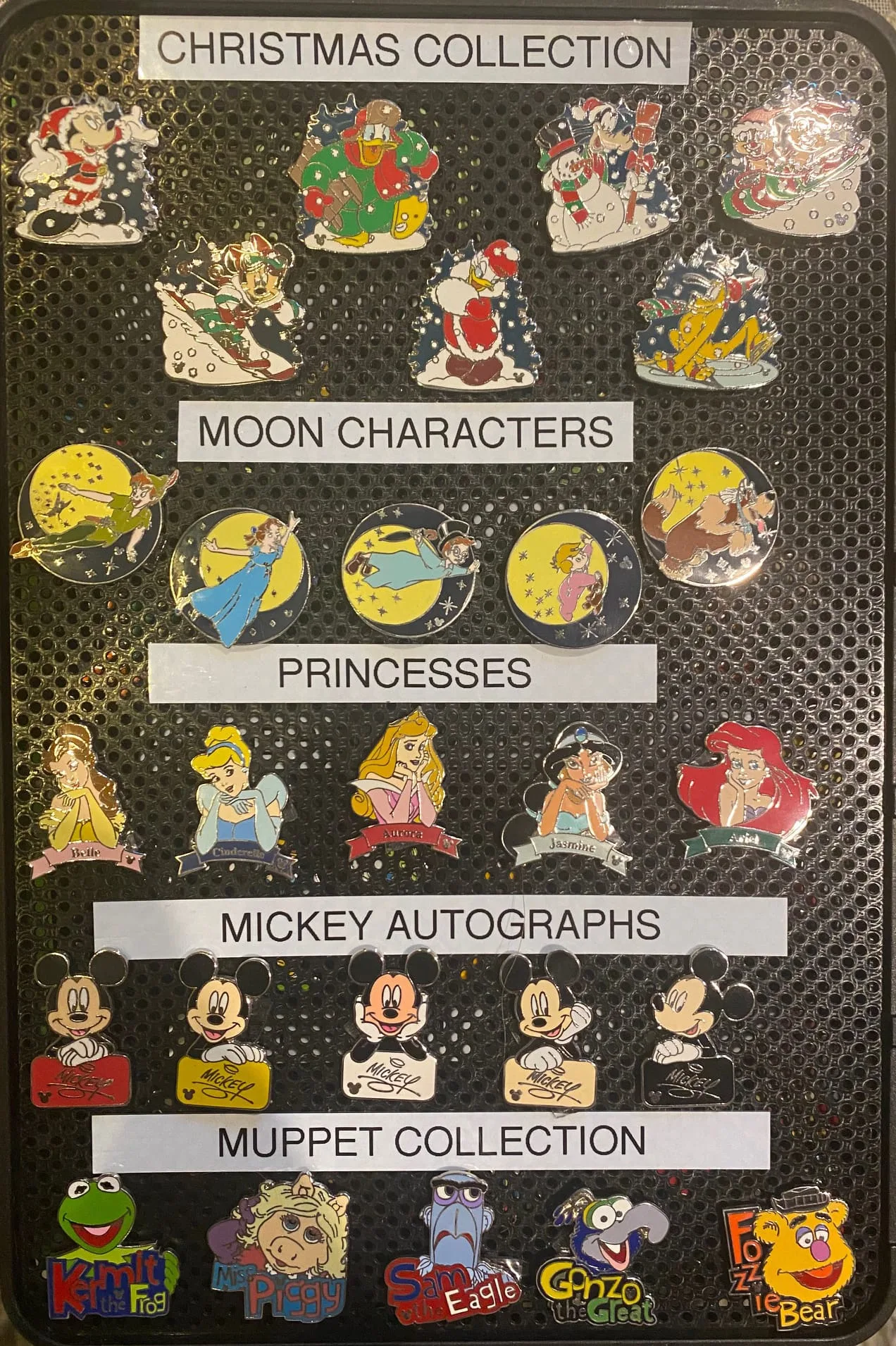 2006 Cast Lanyard Pins - Hidden Mickey Disney Pin & Medallion