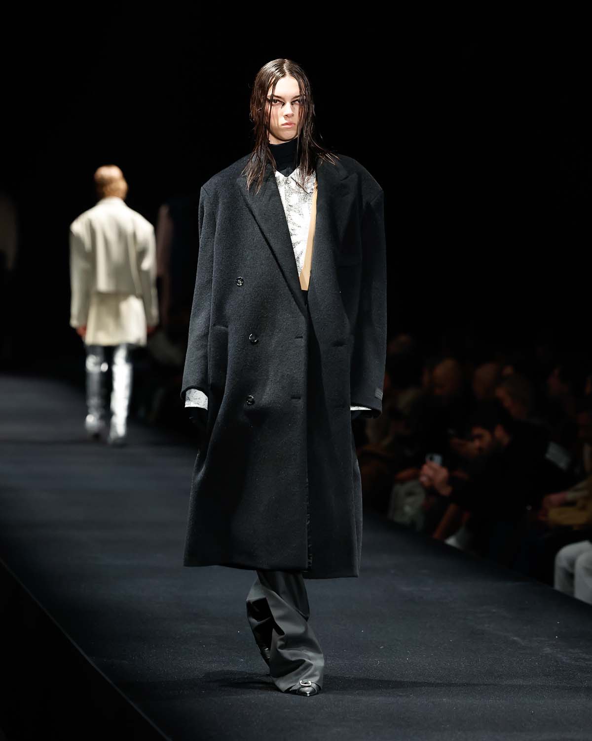 MM6 MAISON MARGIELA 2023年秋冬コレクション 先入観砕くルックが登場