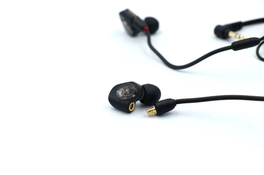 audio technica ATH-E50をレビュー。コンパクトで高音質なイヤモニ