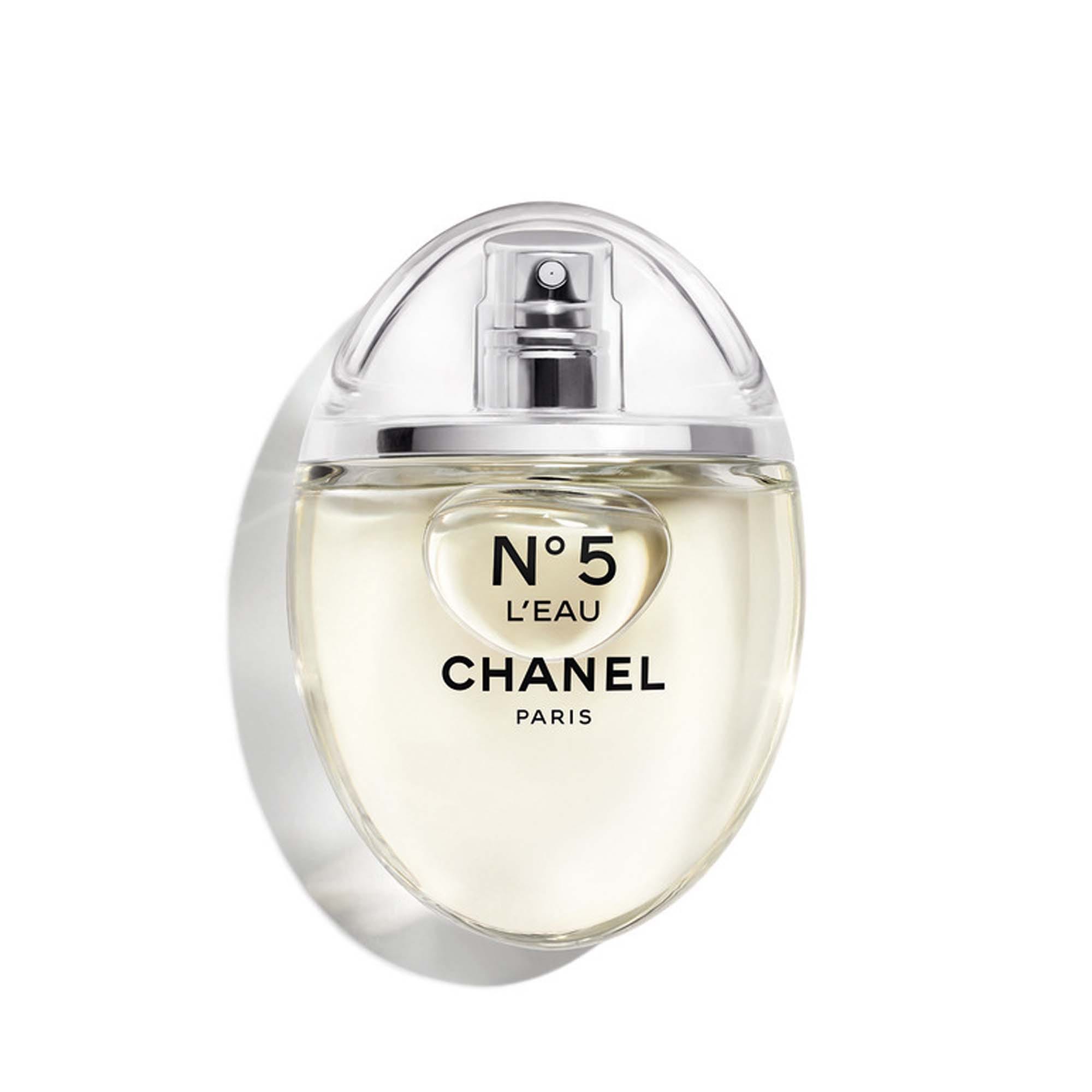 橋本愛 with シャネル N°5 ロー オードゥ トワレット D ～めくるめく