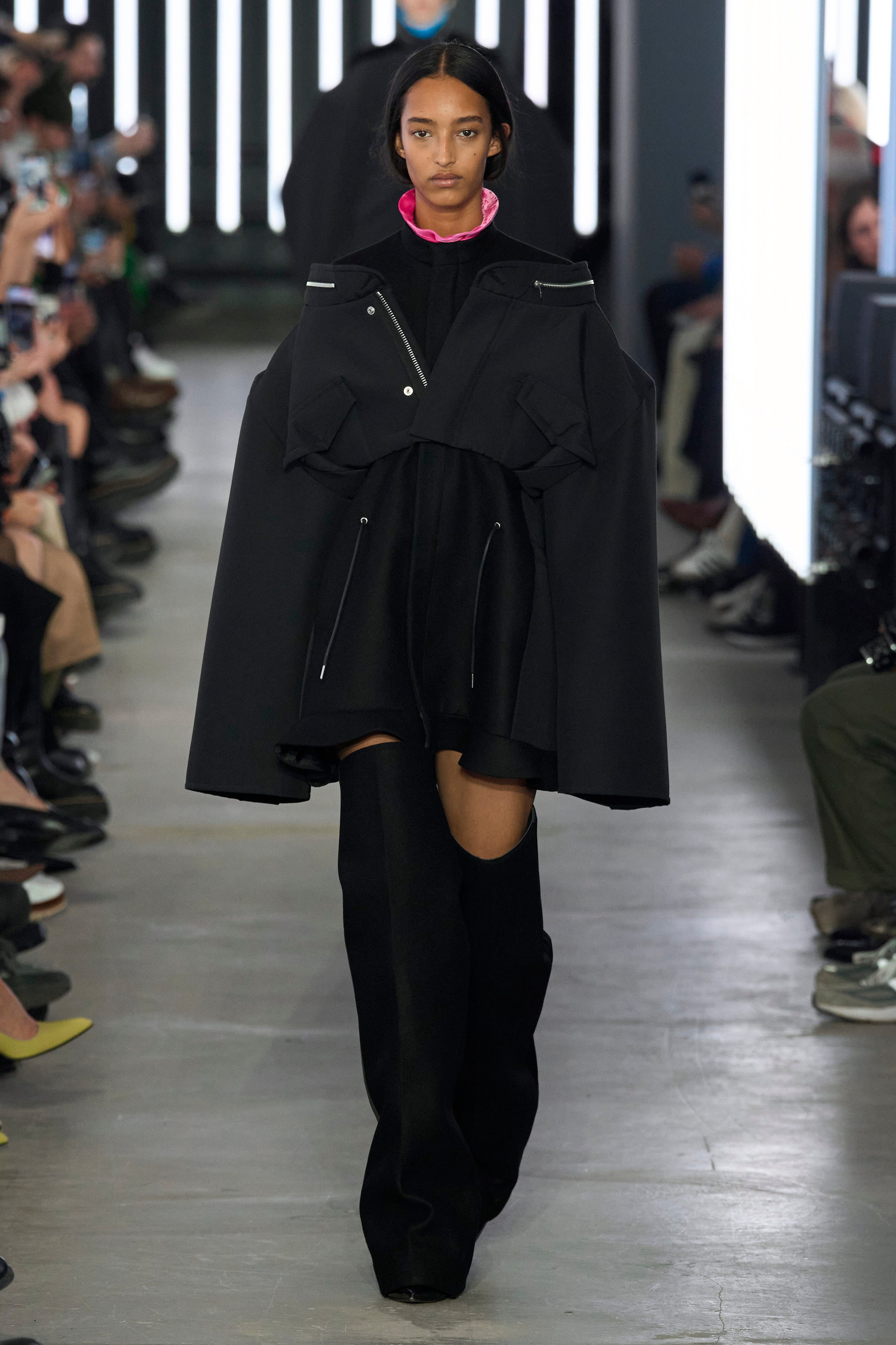 サカイ（SACAI）2024-25秋冬コレクション | ファッション | ELLE