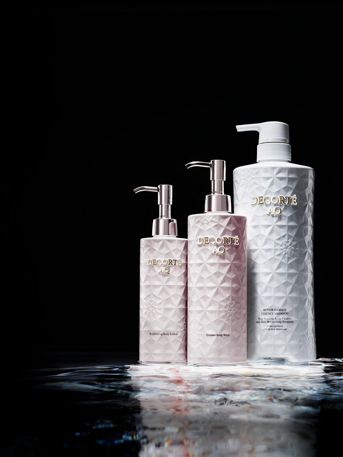 進化した「ザ・ギンザ」の日中用美容液・化粧下地、まずは触ってみて