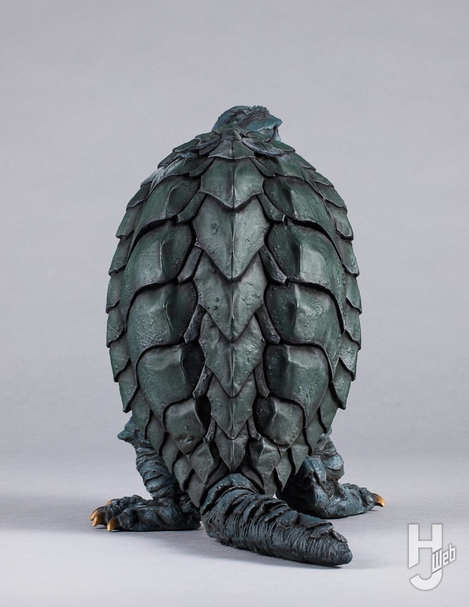 映画『ガメラ2』のアップ用スーツがソフビフィギュアに!! 最新技術で