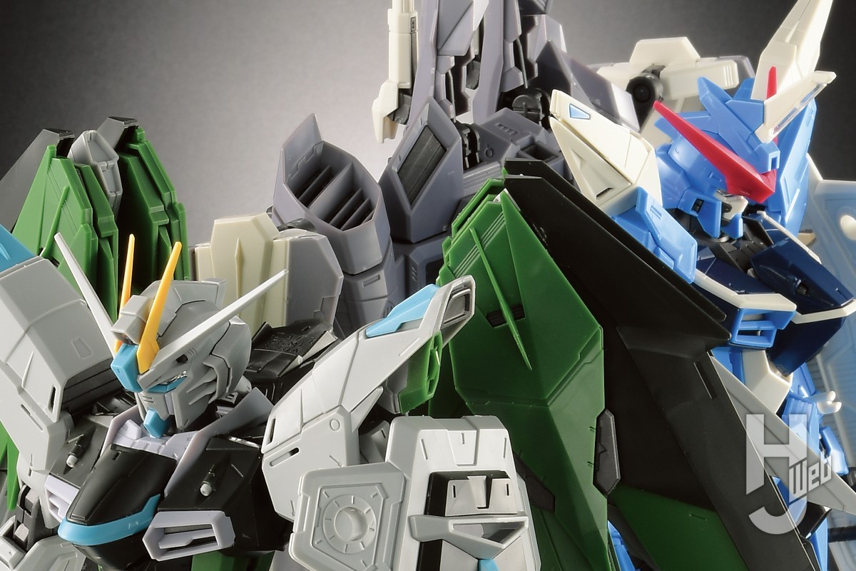 MGキットでリアルタイプカラーのフリーダムガンダム＆ジャスティス