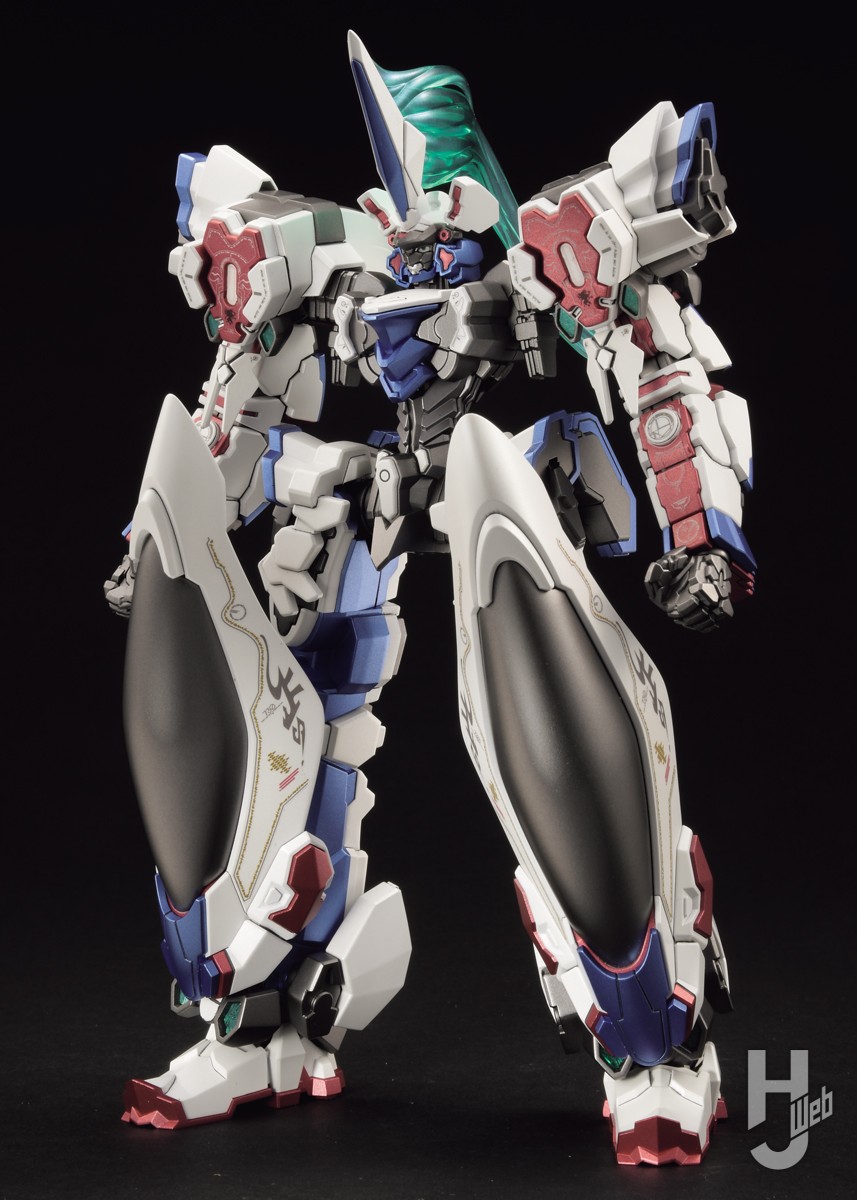 MODEROID「デモンベイン」をメタリック＆パール塗装でスタイリッシュに