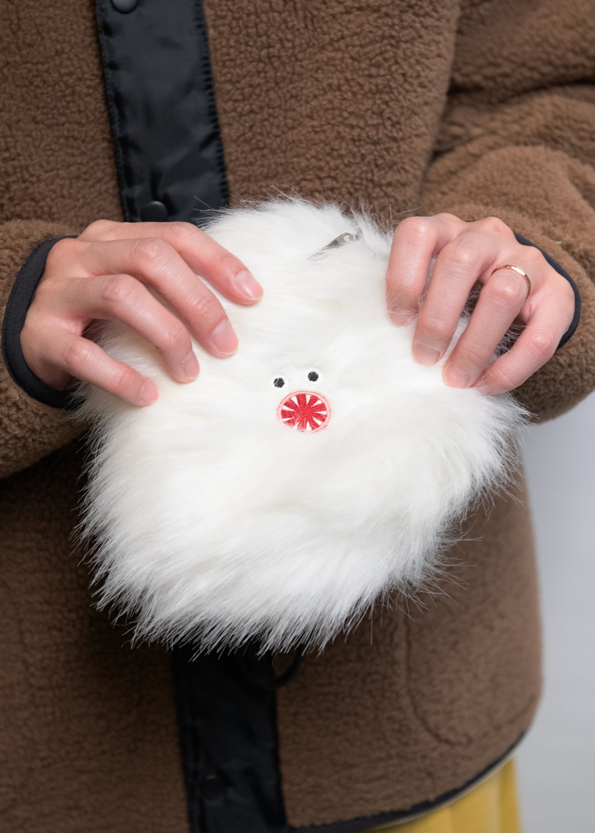 Paafy Nibbles ファー ポーチ 刺繍 honok