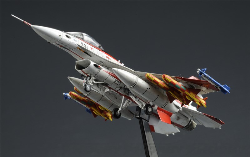 トミーテック技MIX「F-2」＆オプションアイテムで、ワンランク上の