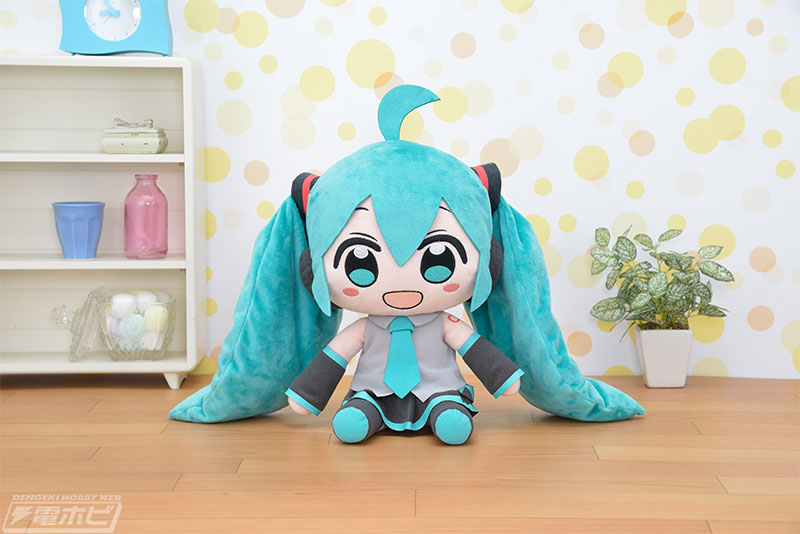 キュートな初音ミクがビッグサイズのぬいぐるみに！CHANxCO氏が