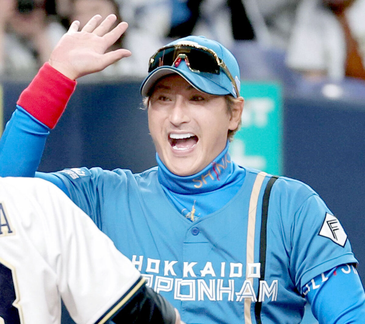 日本ハム・新庄剛志監督、初貯金4「涙出てくる。脳の汁がもう…」5