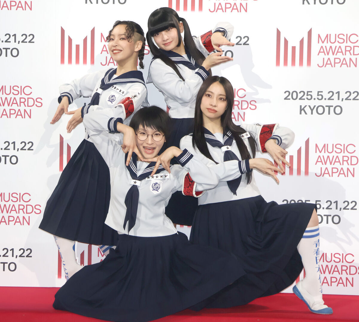 新しい学校のリーダーズ・RIN、「有名人になったからつけなさい」と