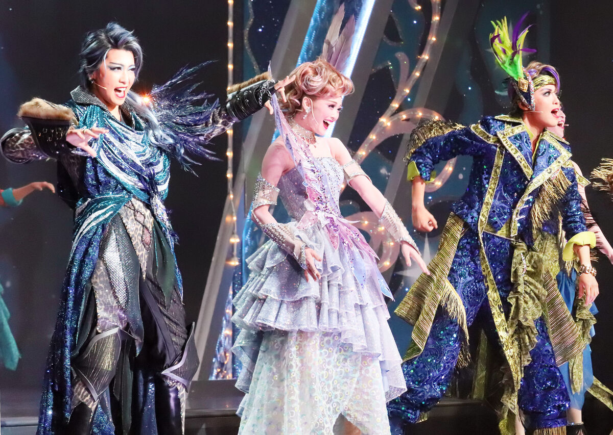 星組生・暁千星が大劇場でお披露目！トップスター・礼真琴「先陣を切っ