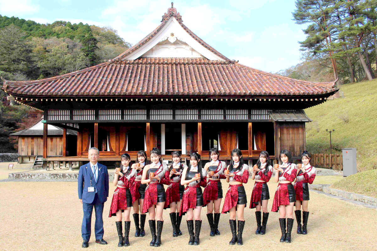 10人組アイドルグループ「OCHA NORMA」が岡山県備前市で