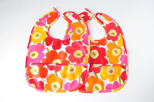 marimekko/マリメッコ/UNIKKO/赤ちゃん用のお食事エプロン/2枚セット