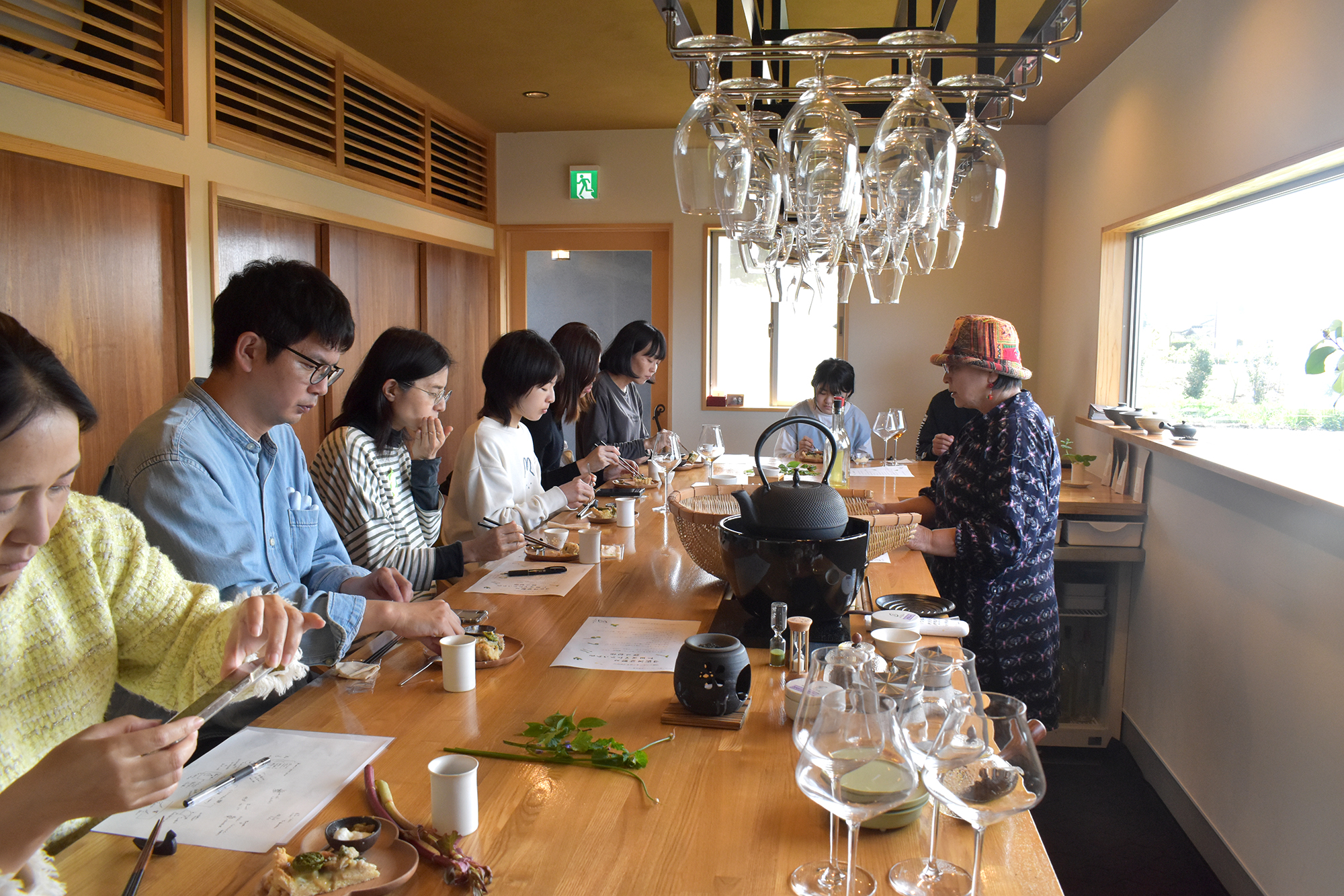 4/13(土)山菜ハンターみっちゃん先生と「山野草料理とTEAペアリングを