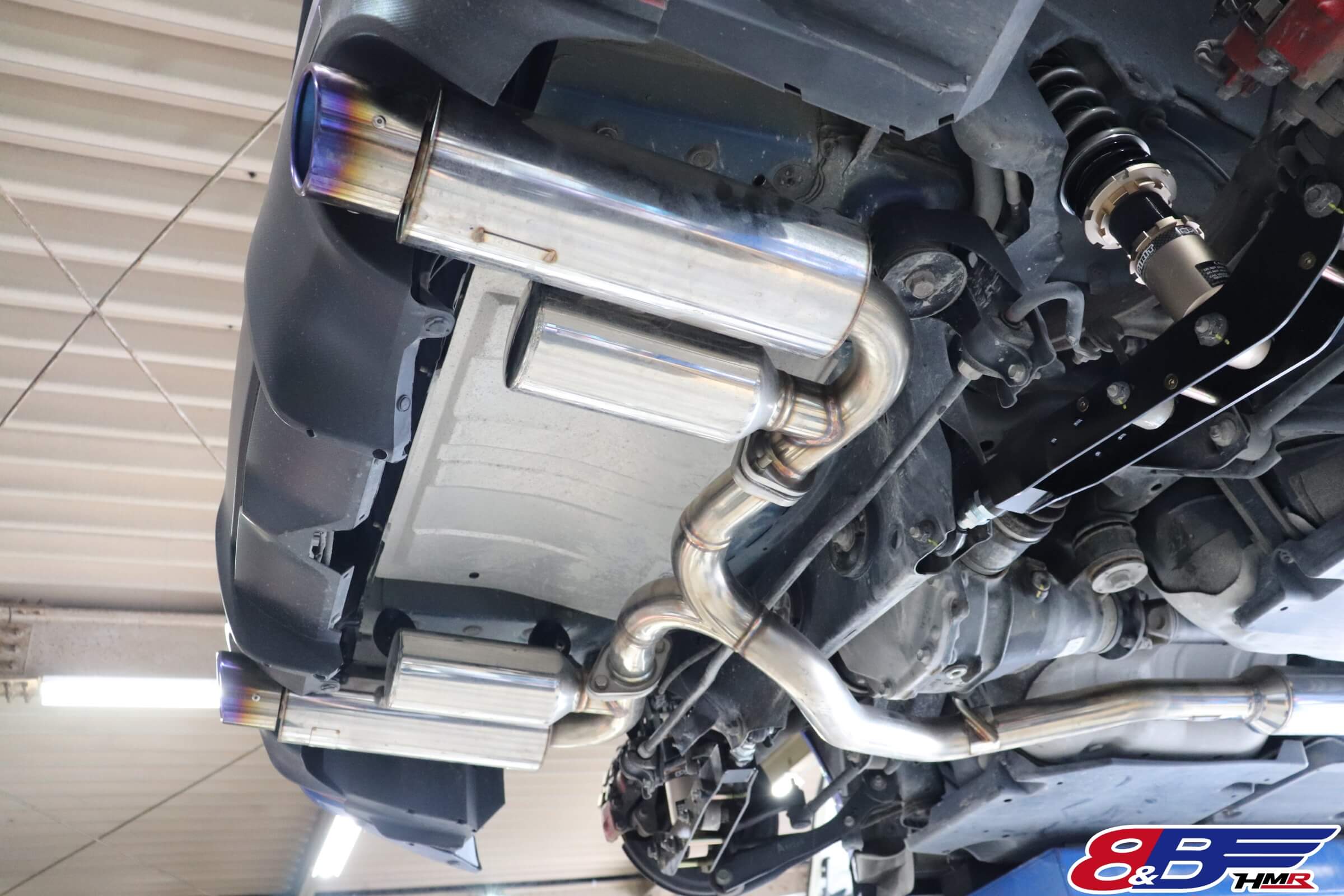 デモカーBRZ】アペックスのエキマニ・触媒・マフラーを装着 – 8&B HMR