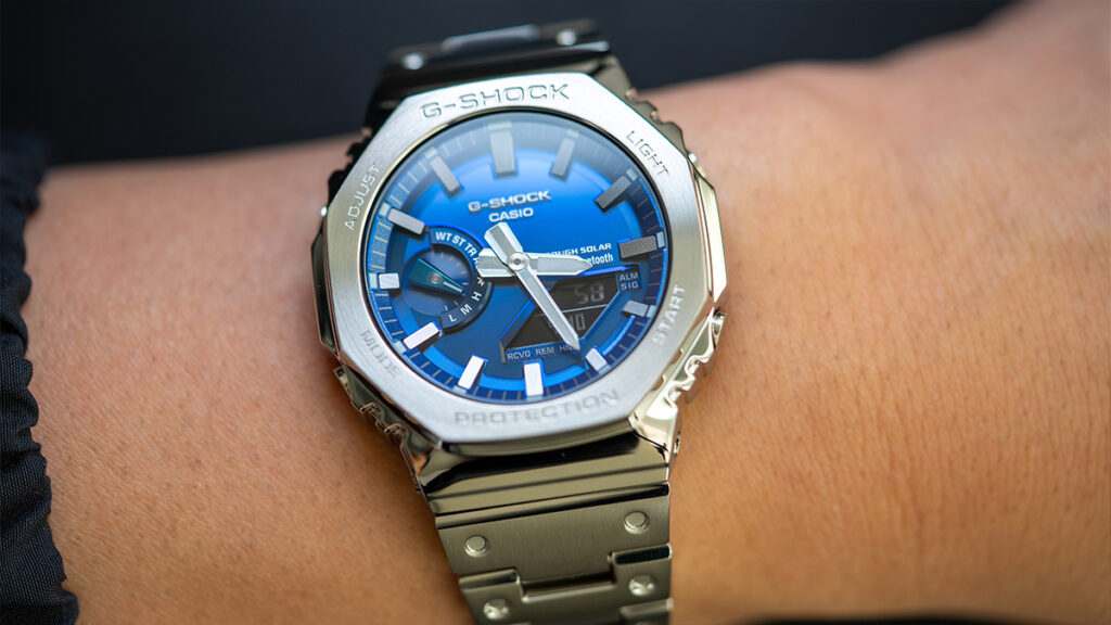 カシオ】スタイリッシュなメタル×ブルーの世界へ｜オリジンと