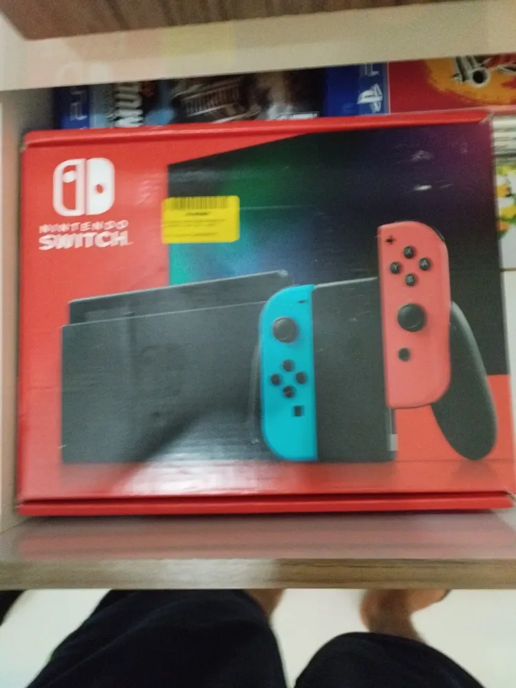 Nintendo Nintendo Switch Switch 32GB Standard cor vermelho-néon