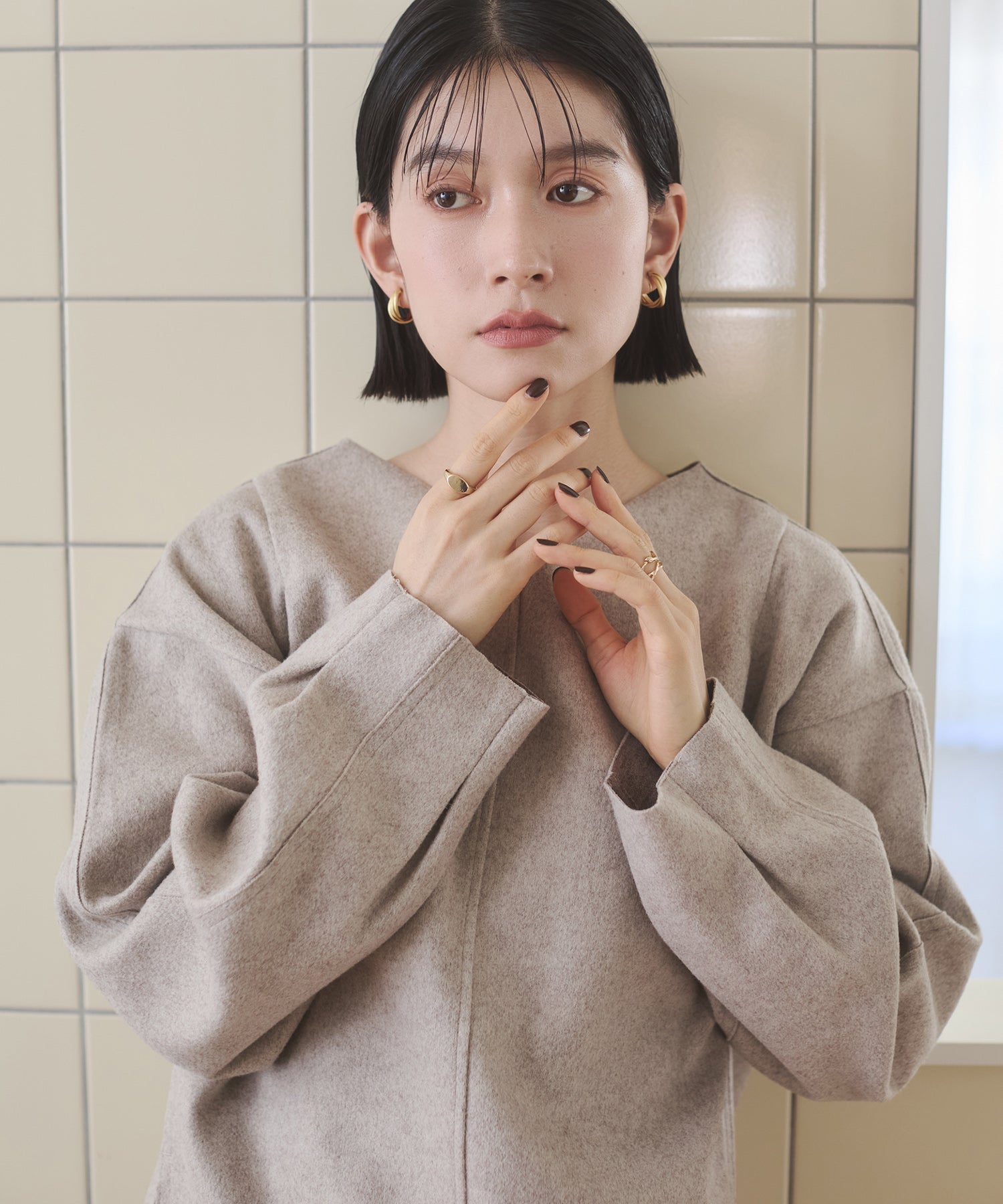 圧縮ニットソー Vネック コクーンニット