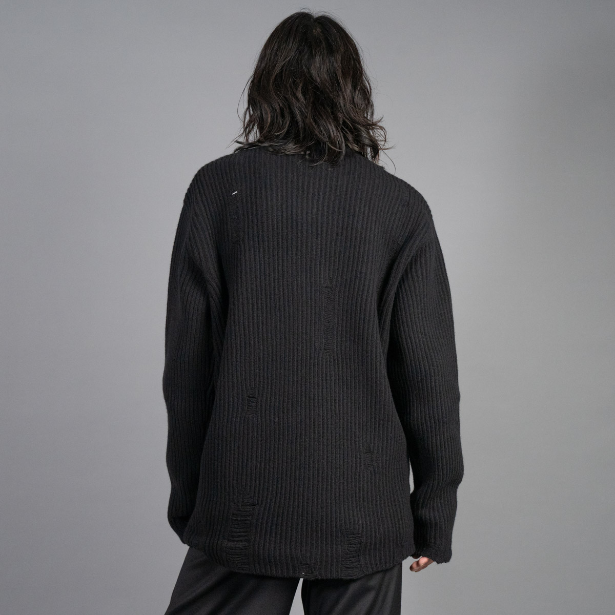 アンドゥムルメステールのハイネックダメージニット | HUES 福岡
