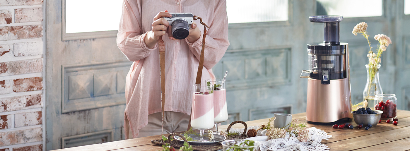 ギュッと搾れば、レシピはひろがる。 | HUROM（ヒューロム）