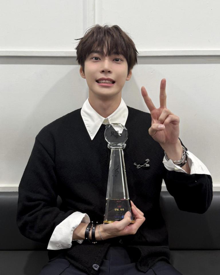 NCT・ドヨン「音楽番組で1位になったら寄付」と公約 3冠達成で