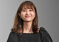 PTSD告白の渡邊渚アナ 最新写真公開でせつなげ眼差し さらに