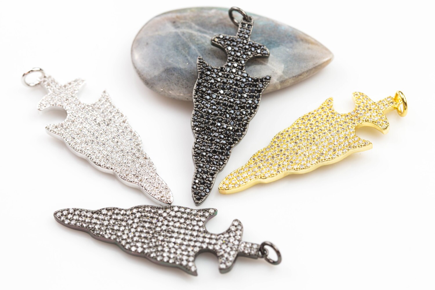 矢じりCZゴールドパヴェ18×48mmペンダントP13G91 P13G92 P13G93