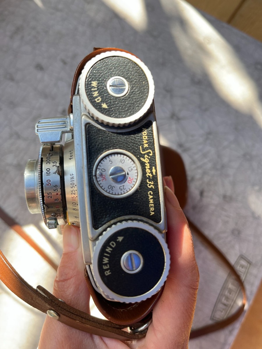 Kodak signet 35 camera Ektar Lens 44mm F3.5 Vintage Collectible
