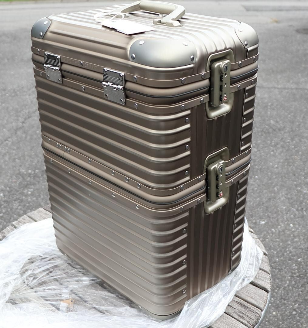 Rimowa Classic Flight Wine Case Topaz Gold Japan Travel Case