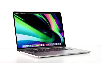 2019 Apple MacBook Pro 16-inch 32GB RAM 2TB SSD 5500M 8GB + 1-Year