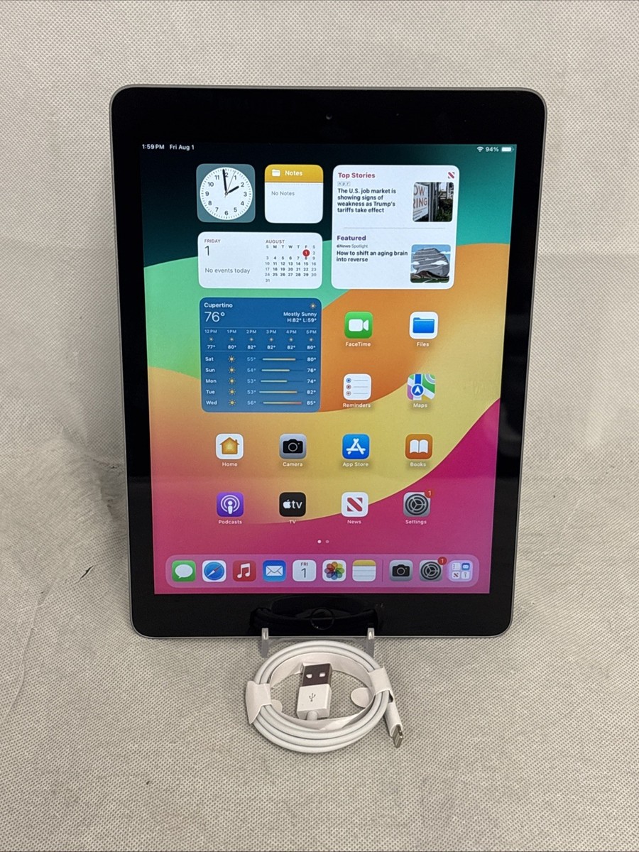 Apple iPad (6th Gen) A1893 128 GB, Wi-Fi, 9.7 in - Space Gray